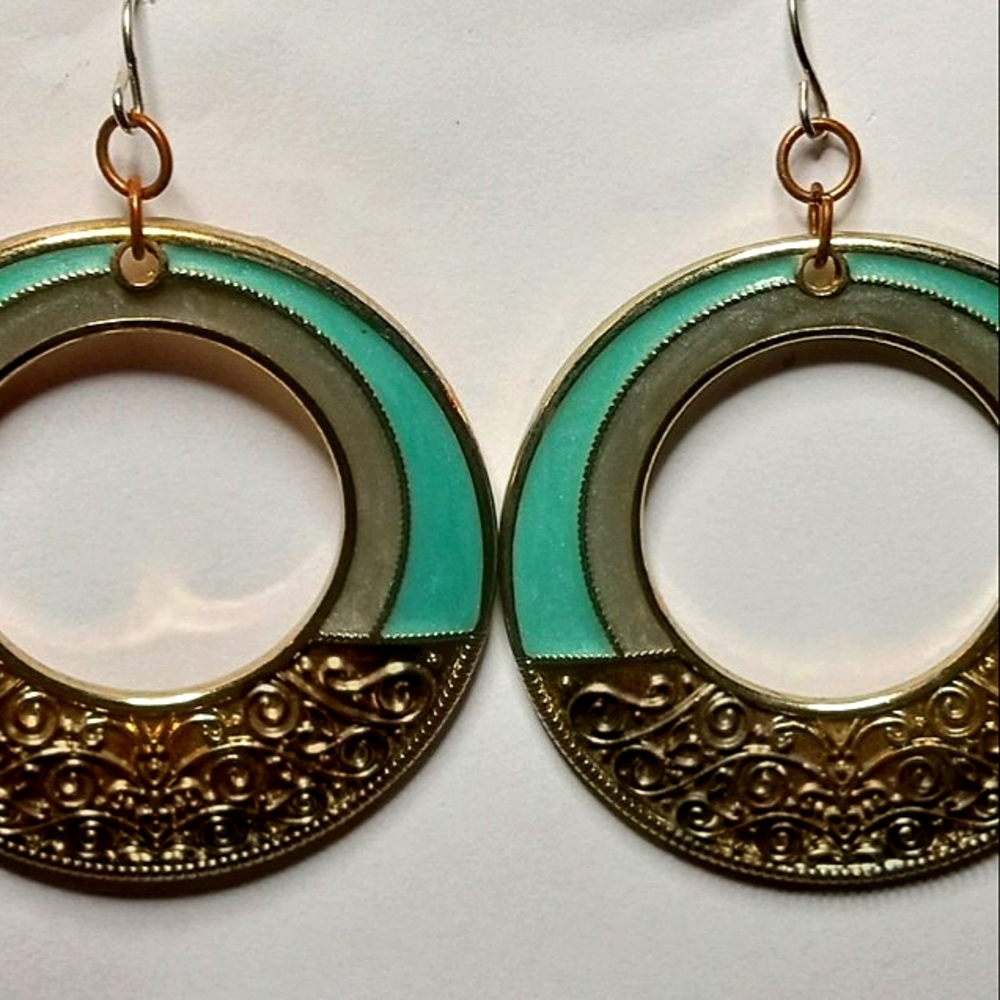 Vtg 80s Turquoise Gray Enamel Hoop Earrings Gold Tone Ornate Open Dangle Pierced